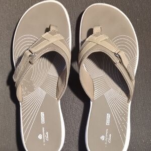 Clarks Beige Flip Flops